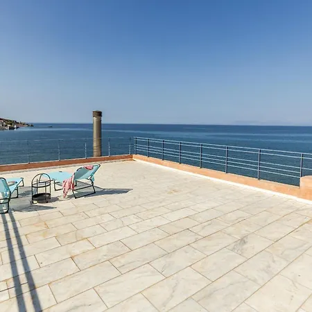 Villa Elaia's Modern House With Panoramic View